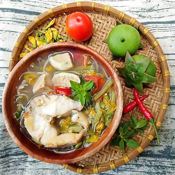 Canh chua cá basa miền tây nấu trái bần