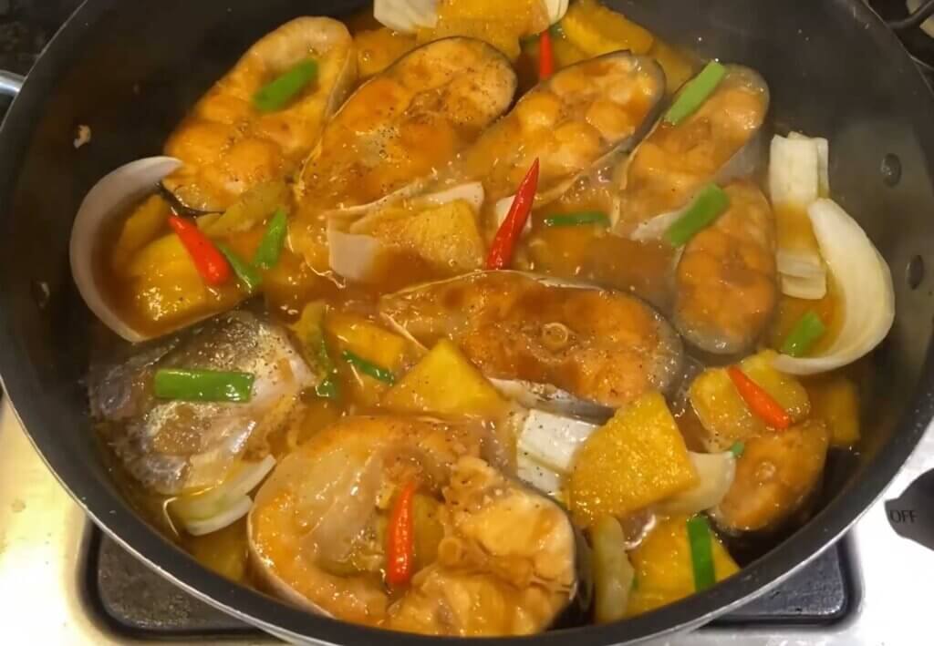 Cá basa kho thơm
